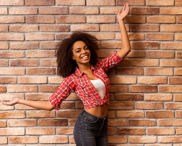 Mulher afro-americana bonita — Fotografia de Stock