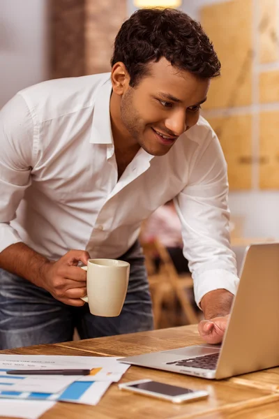 Handsome Afro-American man working — Stock Photo, Image