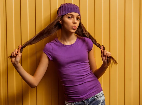 Carino ragazza adolescente — Foto Stock