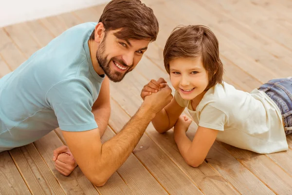 Pai e filho — Fotografia de Stock