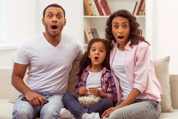 Familia afro-americana feliz — Foto de Stock