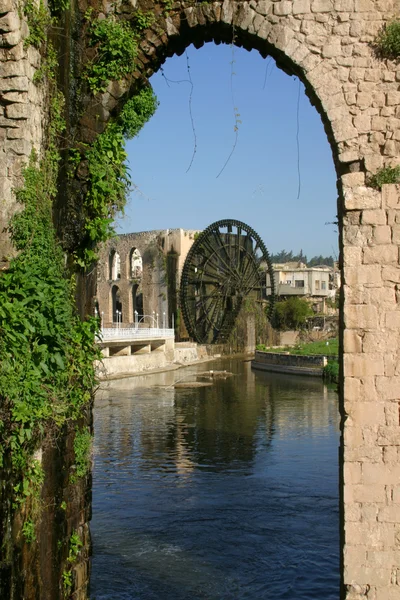 Norias (ruedas de ollas) en la ciudad de Hama, Siria Imagen de archivo