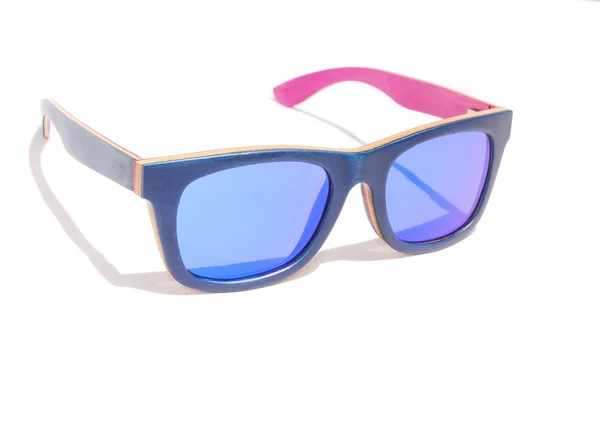 Houten blauwe zonnebril — Stockfoto