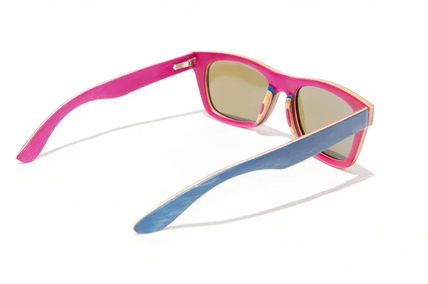 Drewniane niebieskie okulary przeciwsłoneczne — Zdjęcie stockowe