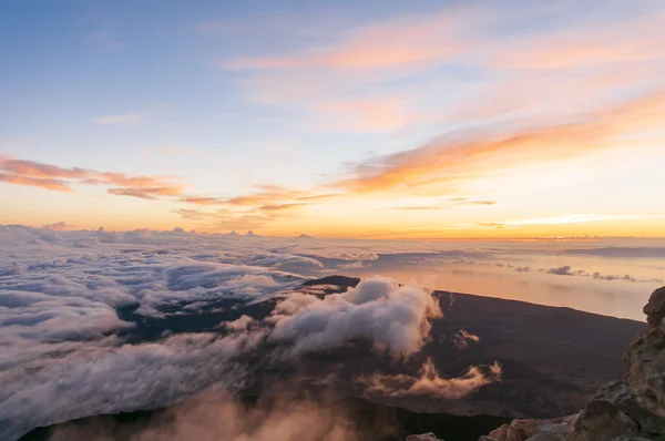 Sunrise at the peak of volcano Teide. Tenerife — Stock Photo, Image