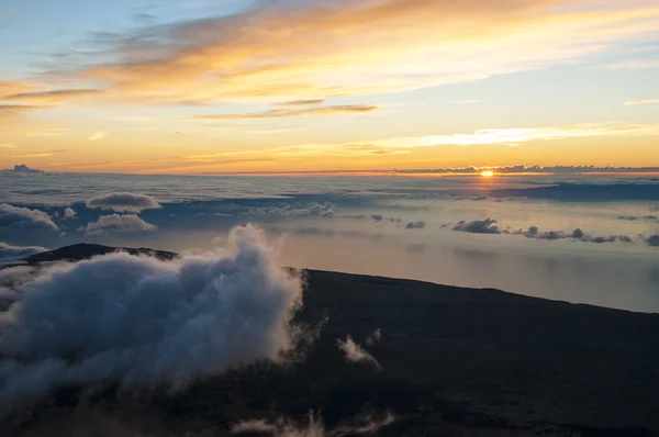 Sunrise at the peak of volcano Teide. Tenerife — Stock Photo, Image