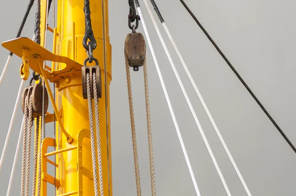 Slings of old boat — Stock Photo, Image