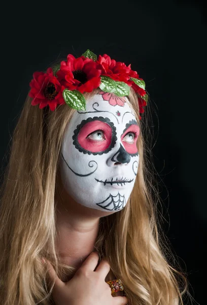 Meisje met Calavera Mexicana make-up masker — Stockfoto