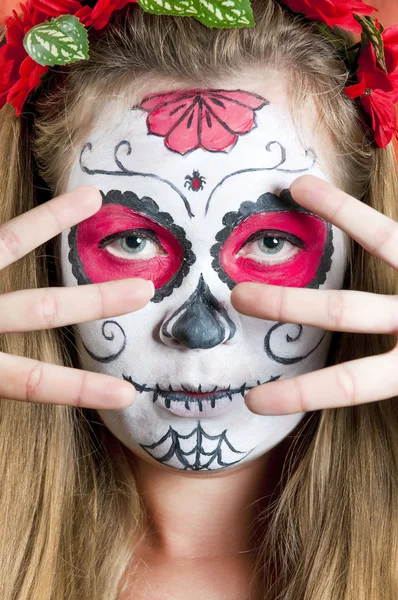 Mädchen mit Calavera Mexicana Make-up Maske lizenzfreie Stockfotos