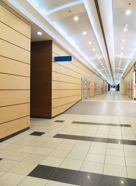 Empty passage in urban building — Stock Photo, Image