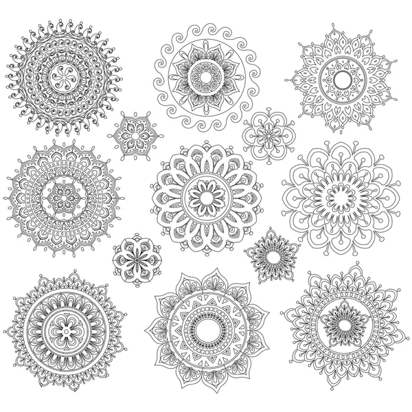 Set of Round Ornament Patterns — Stock Vector