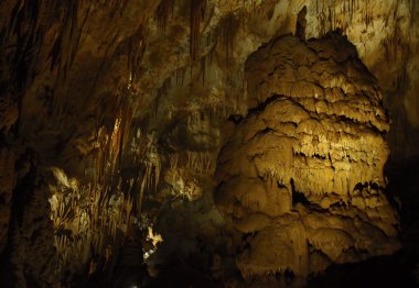 Gürcistan'daki sataplia Mağarası