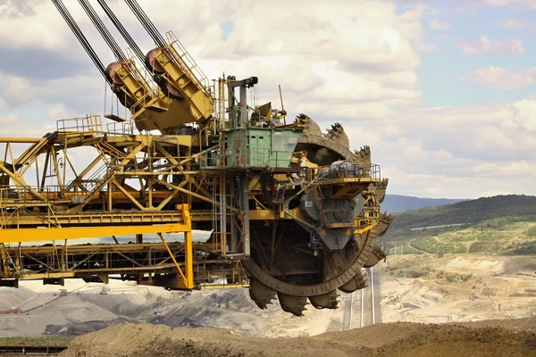 ayıklama toprak ve detay Ekskavatör