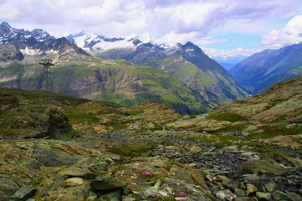 Švýcarských Alpách poblíž Matterhorn — Stock fotografie