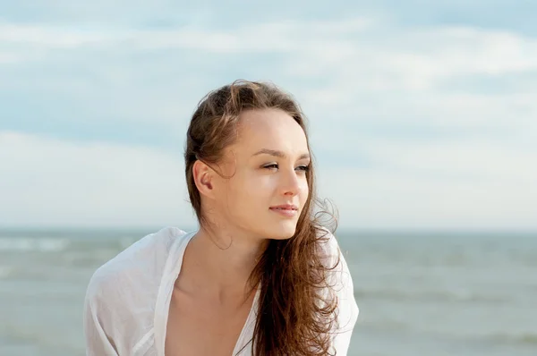 Beautiful romantic girl on the beach — Stock Photo, Image