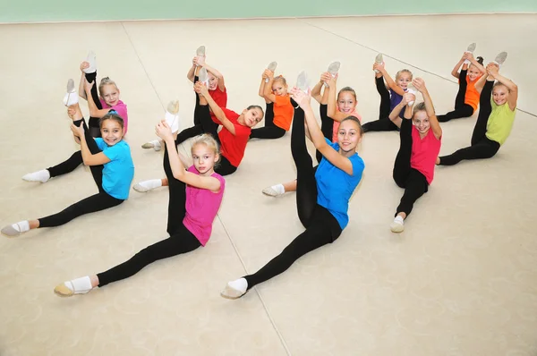 Active sporty girls in gym — Stock Photo, Image