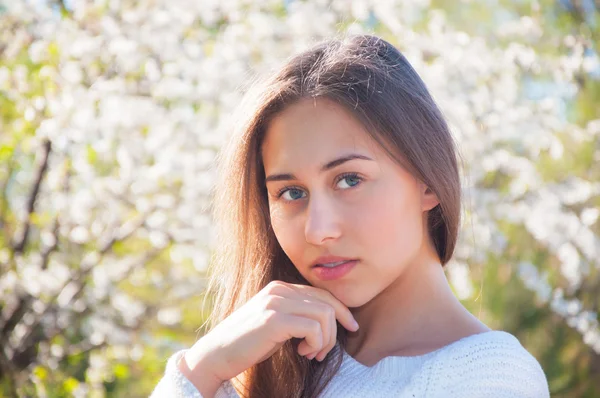 Beautiful young spring girl — Stock Photo, Image