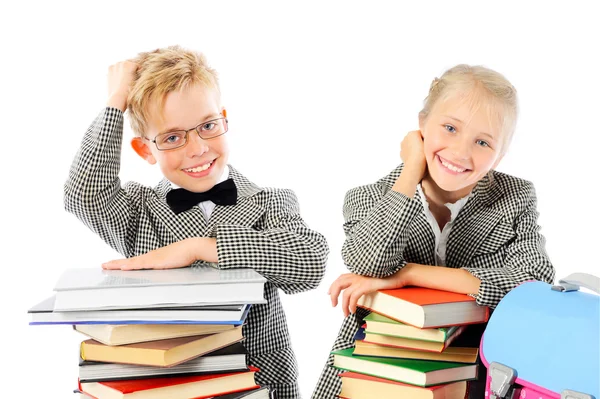 De gelukkige kinderen van de school met boeken — Stockfoto