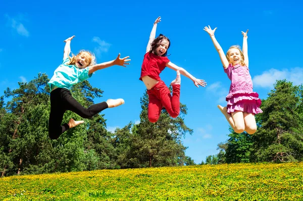 Gelukkige actieve kinderen — Stockfoto