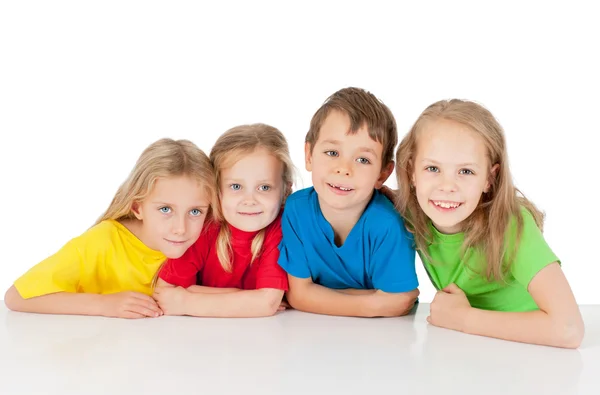 Gruppe glücklicher Kinder — Stockfoto