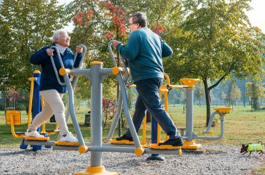 Fitness yaparken etkin Olgun çift