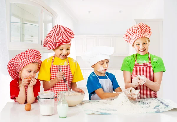 Piccoli panettieri divertenti — Foto Stock