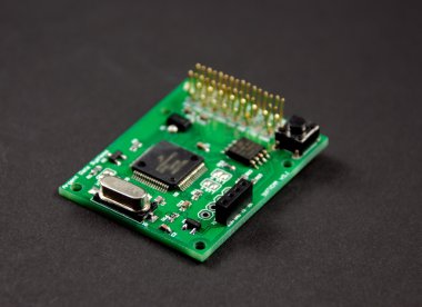 Elektronik komponentler ve cihazlar