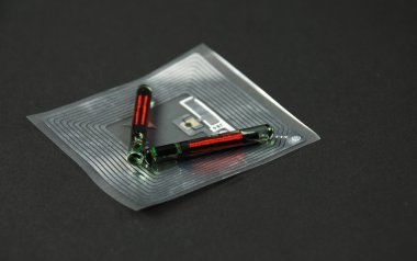 RFID çipleri ve Etiketler