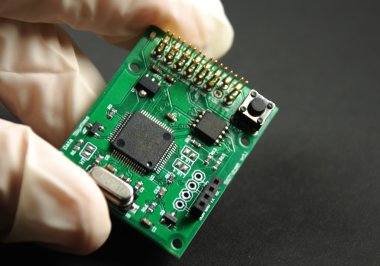 Elektronik komponentler ve cihazlar