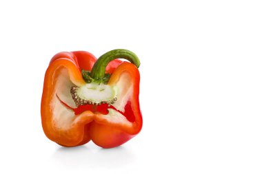 kırmızı biber beyaz arkaplanda izole edildi