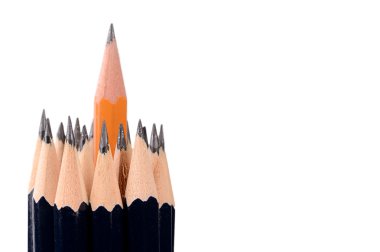 Beyaz arkaplanda iki kalem