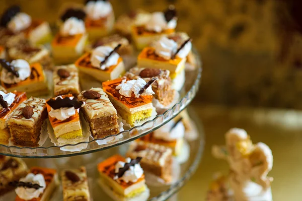 Kuchen mit unterschiedlichen Füllungen — Stockfoto