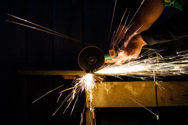 metal çelik boru taşlama