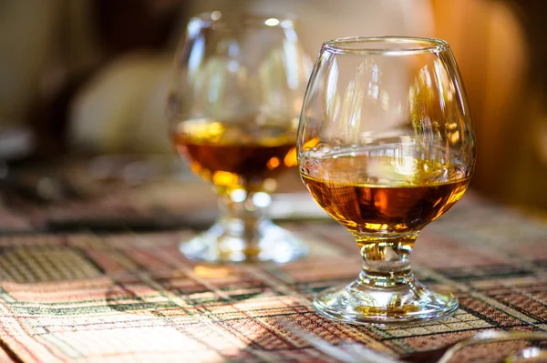 Glas med cognac — Stockfoto