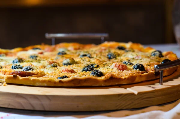 Tasty traditional Pizza — Stock Photo, Image