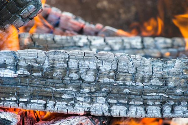 Flames and smoke from burning wood — Stock Photo, Image