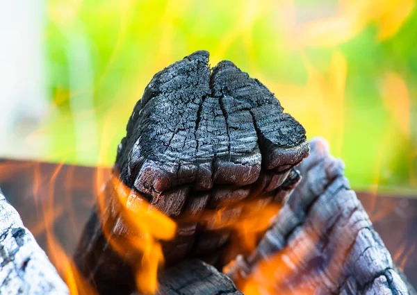 Flames and smoke from burning wood — Stock Photo, Image