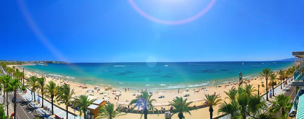 Видом на пляж Платья Llarga в Салоу, Іспанія — стокове фото