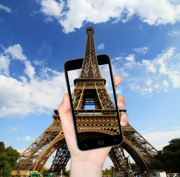 Eyfel Kulesi Paris Fransa bir cep telefonu ile çekilen