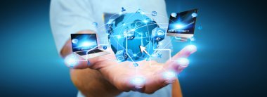 İnternette sörf adam