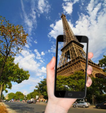 Eyfel Kulesi Paris Fransa bir cep telefonu ile çekilen