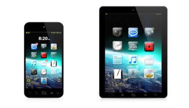 Modern dijital telefon ve beyaz zemin üzerine tablet