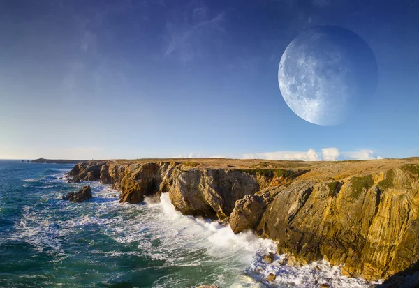 Weergave van verre planeet systeem van kliffen — Stockfoto