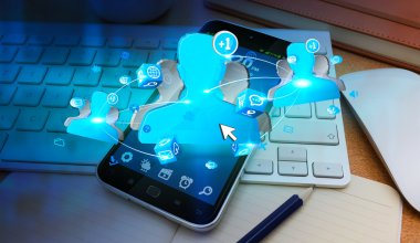Sosyal ağ mavi avatar ve cep telefonu