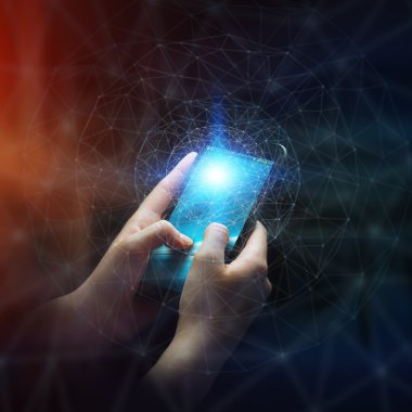 Cep telefonuyla veri ağı kullanarak iş kadını