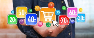 Genç adam satış döneminde alışveriş