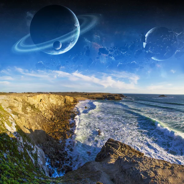 Widok układu odległej planecie od skały — Zdjęcie stockowe