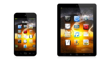 Modern dijital telefon ve beyaz zemin üzerine tablet