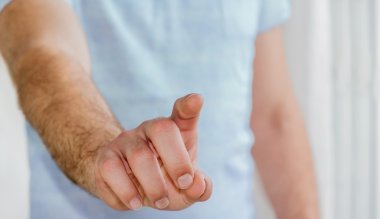 iş adamı işaret parmağı