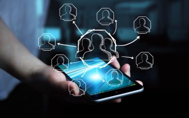 İşkadını el çekilmiş sosyal ağ kullanma